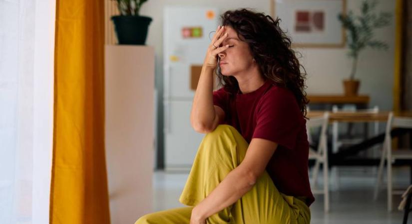 Ez az egy hormon több gyakori tünet oka: a hajnali ébredés, hajhullás is jelentkezhet miatta