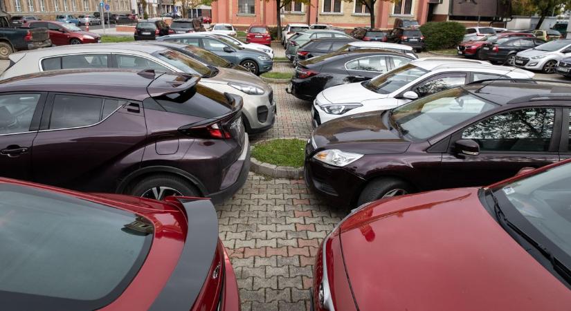 Ennyit adunk átlagosan egy használt autóért