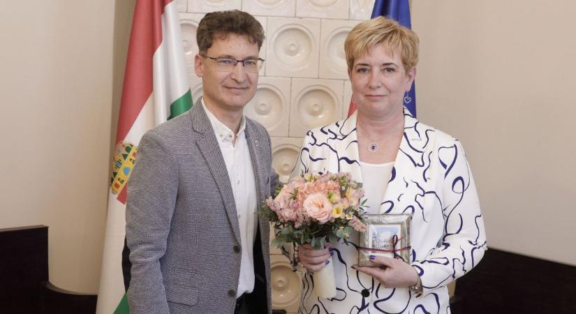 Minden előjel nélkül esett össze egy elsős kislány Fehérváron, az iskolatitkár élesztette újra