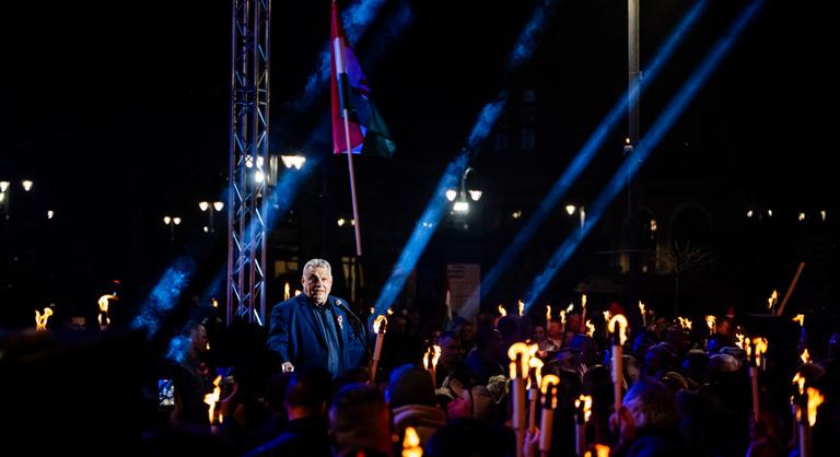 „Viktor! Viktor!” – skandálással indult Orbán kordonmentes országjárása