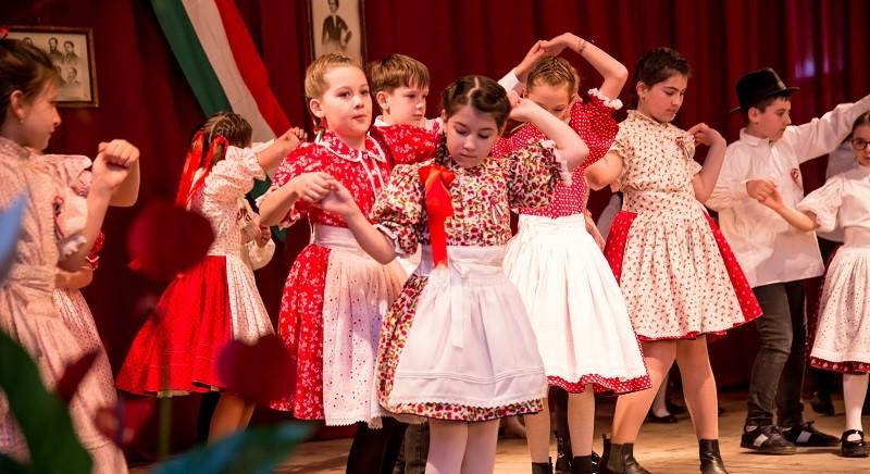 Méltóságteljes megemlékezés és gazdag kulturális műsor Szilágysomlyón és Krasznán (VIDEÓ)