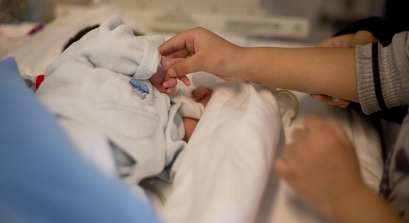 Már a csecsemőknek is javallott a potencianövelő kék pirula, amely életet menthet