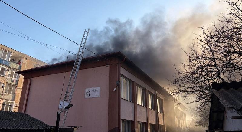 Tűz ütött ki egy nagyenyedi gyermekotthonban (VIDEÓ)