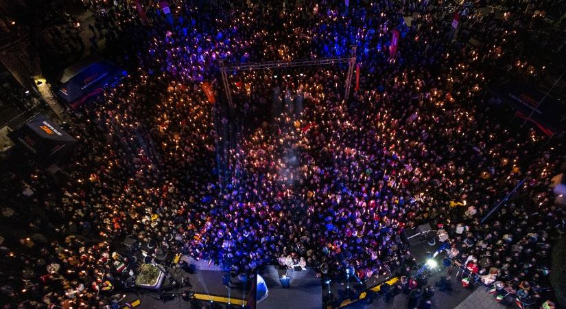 Te! Szerencsétlen, kapaszkodj meg!