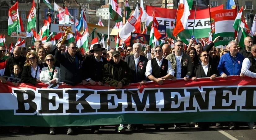 Számháború: ennyivel voltak többen a Békemeneten vasárnap