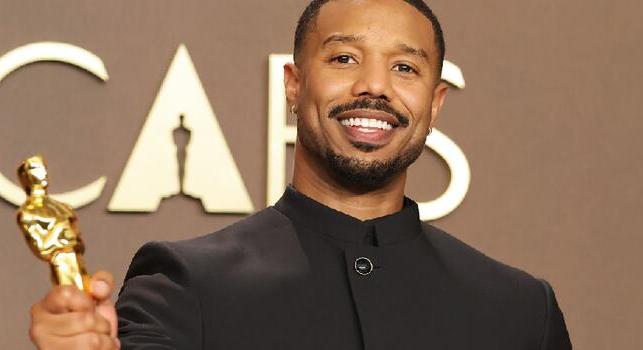 Michael B. Jordan méltóképpen megünnepelte az első Oscarját: elment egy hamburgerezőbe