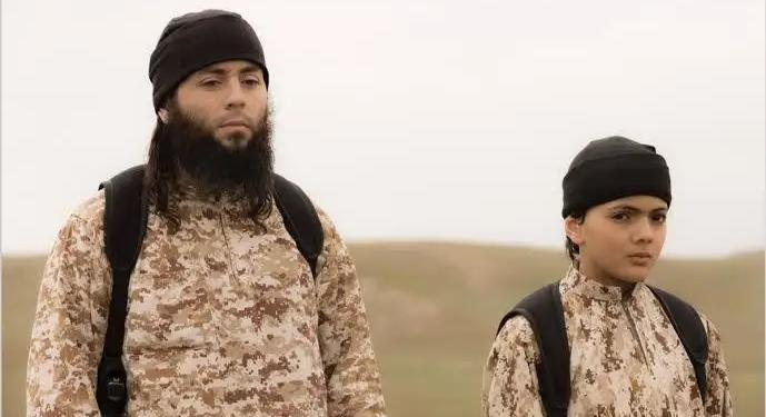 Népirtás vádjával kezdődött per egy dzsihadista ellen Párizsban