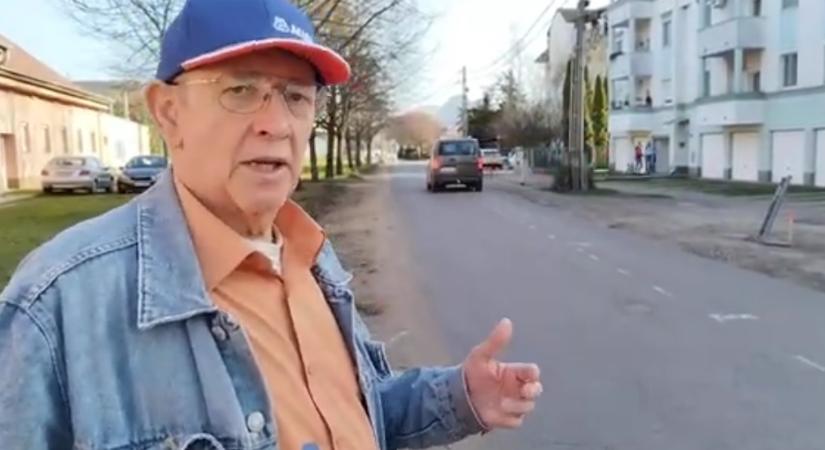 Videónk után villámgyorsan elkezdték a debreceni Kürtös utca felújítását – de kérdések is felmerülnek a kivitelezés körül