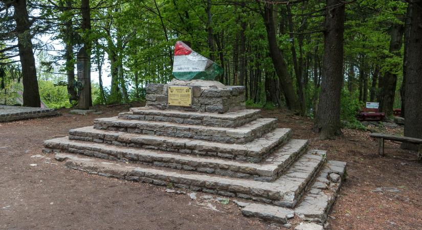 Letaszítja a csúcsról a Kékest, itt az új név, Magyarország legmagasabb pontja lesz majd ez a csúcs?