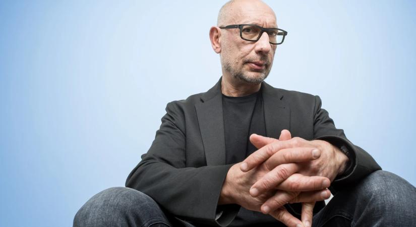 „Ebben a rendelőben a kliensek jelentős része közép- vagy felsővezető, orvosok, ügyvédek. Ugyanúgy használnak drogokat. Most akkor zárjuk be a munkahelyüket, mert a vécében felszívnak valamit?” – Szakértő a klubbezárásokról