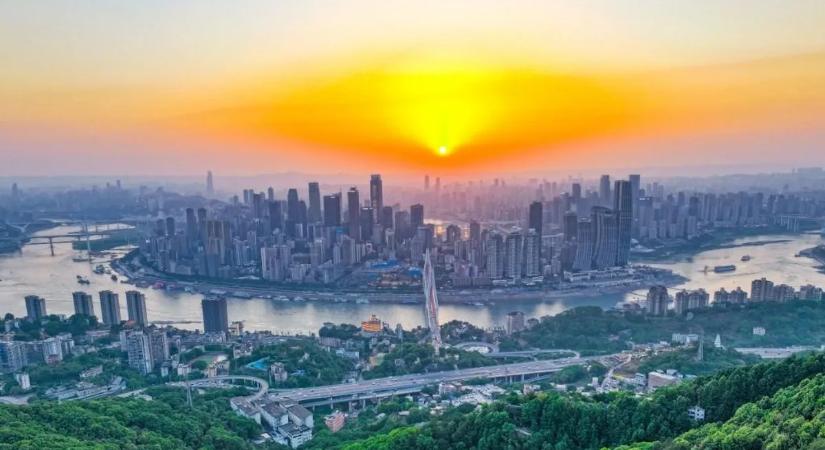 Íme egy brutális kínai építmény, amelytől eláll a lélegzete – videó