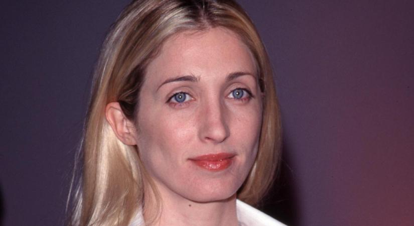 Vissza a ’90-es évekbe: 8 öltözködési trükk, amit érdemes ellesni Carolyn Bessette-Kennedytől