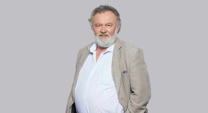 Csuja Imre vidéki birtokán élvezi a nyugdíjas napokat