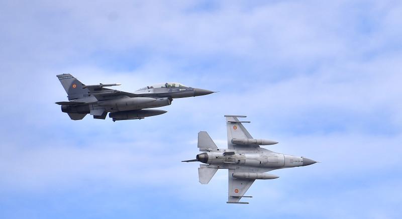 Dróndarabok hulltak román területre – Felszálltak a vadászgépek, kiküldték a RoAlert üzenetet