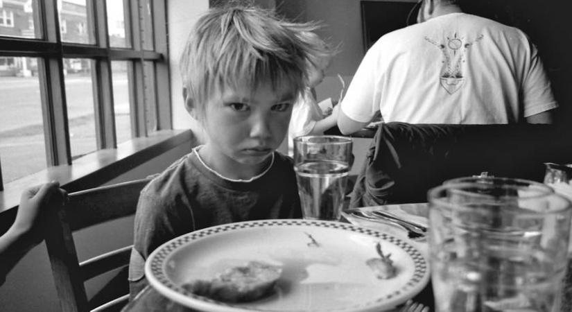 Így fogyasztották a duci gyerekeket a szocializmusban: videón egy 1986-os SZOT üdülő