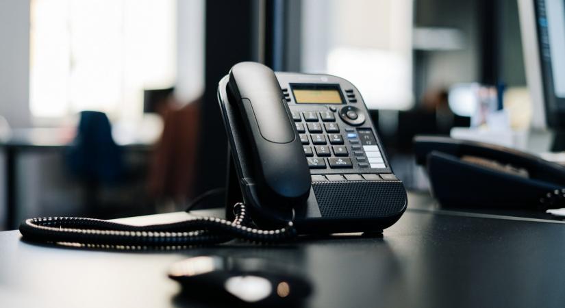 Ha ilyen hívást kap, tegye le a telefont: ön lehet a csalók következő áldozata