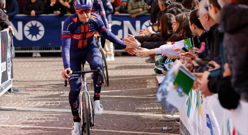 Tovbbra is nyeretlen a Team Picnic PostNL, mikzben tarol az UAE