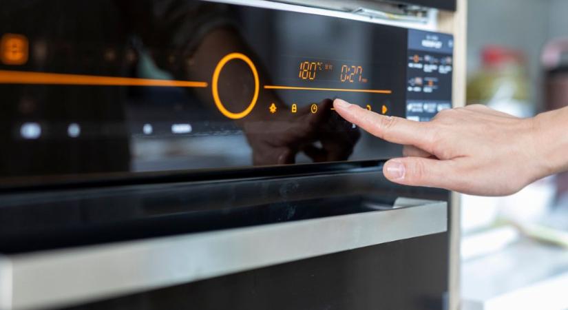Miért ne tegyél alufóliát soha az elektromos sütőbe?