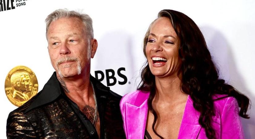 Víz alatt kérte meg párja kezét a Metallica énekese, fotó örökítette meg a különleges pillanatot