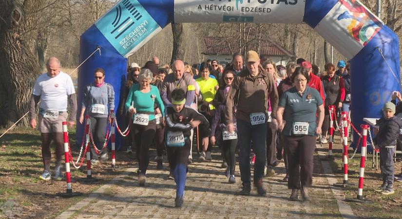Futva ünnepeltek: kokárdás örömfutás március 15. tiszteletére