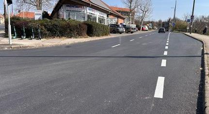 Befejezték a Zsolnay Vilmos út és a Mohácsi út közötti útburkolat javítását