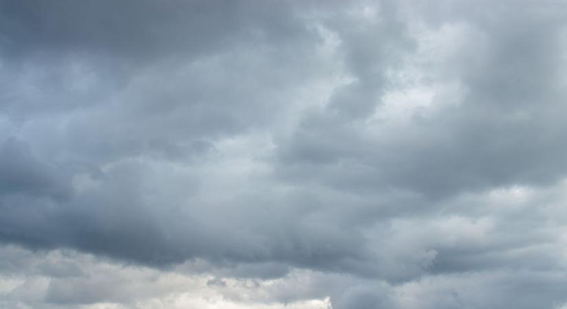 Felhők mögé bújik a nap kedden