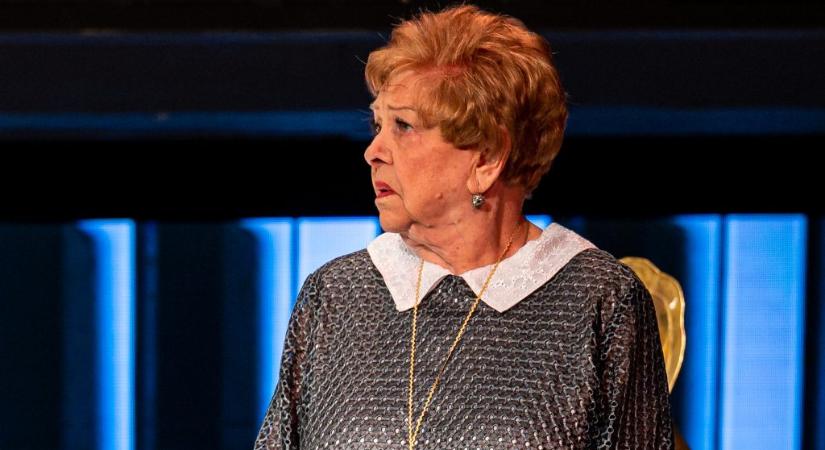 Pásztor Erzsi rosszulléte miatt félbeszakadt az előadás a Turay Ida Színházban