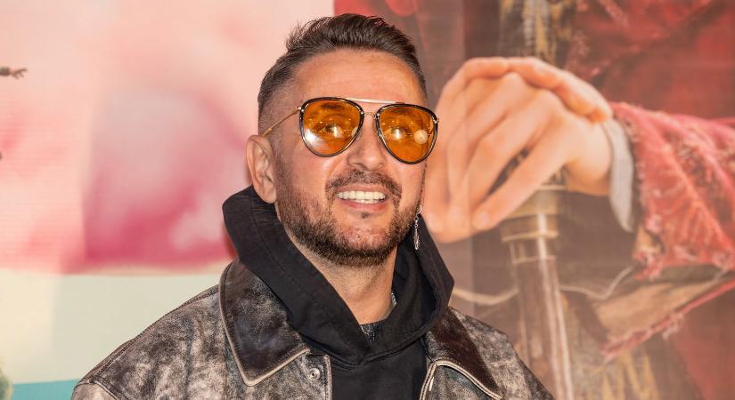 A közönséget csitította a koncertjén Majka, elhatárolódott attól, amit kiabáltak neki