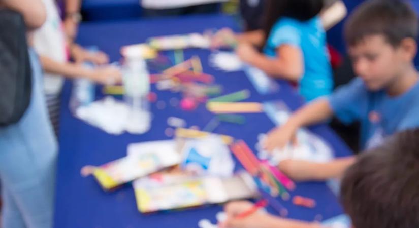 Mások jelenlétében: több kisfiút is bántalmazott egy óvóbácsi