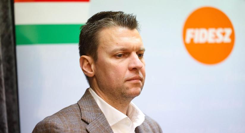Kora reggel kapott rossz hírt Menczer Tamás: azonnal intézkedni kezdett