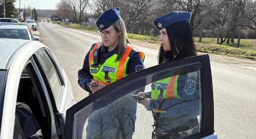Vérfürdő az utakon: Tizenkét sérült és több száz öv nélküli autós Hevesben