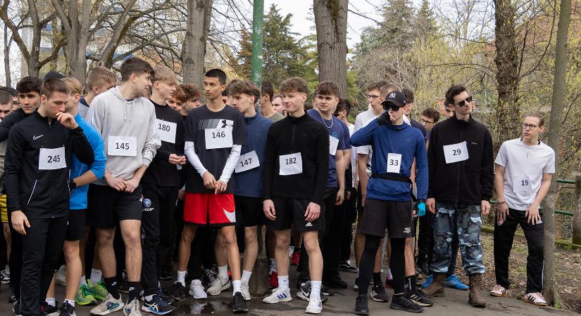 1848 méteres emlékfutást rendeznek középiskolásoknak az Érsekkertben