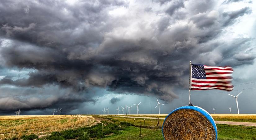 Lángok, tornádóveszély és brutális viharok – durva időjárási helyzet alakult ki az Egyesült Államokban
