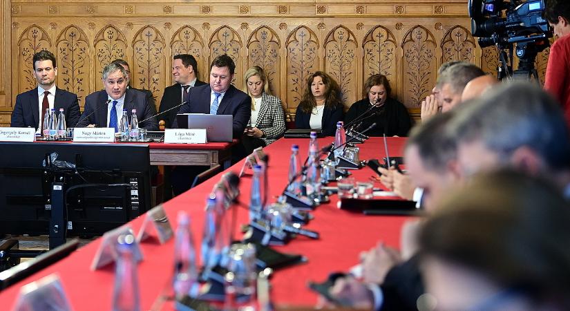 Nagy Márton fizetését is lekörözik az álláshalmozó beosztottjai