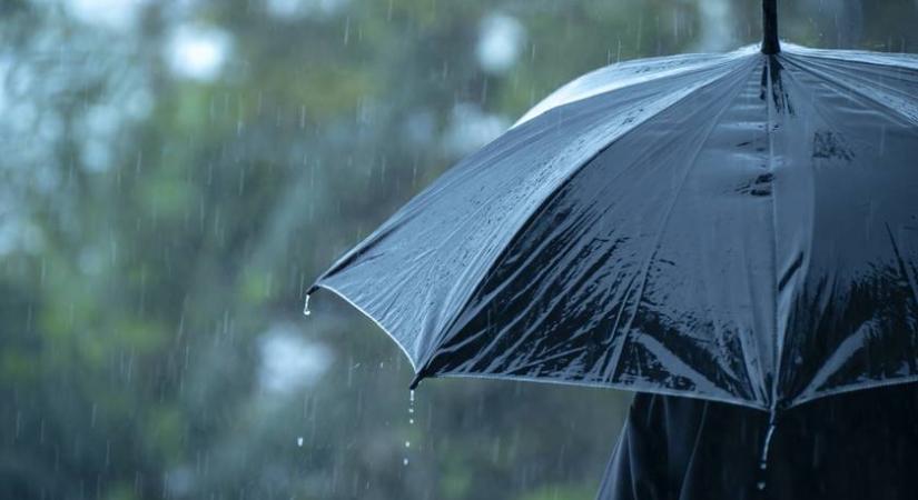 Jégdarazáporokkal és zivatarokkal csap le a hidegfront az országra kedden: ne hagyd otthon az esernyőt, ha itt élsz