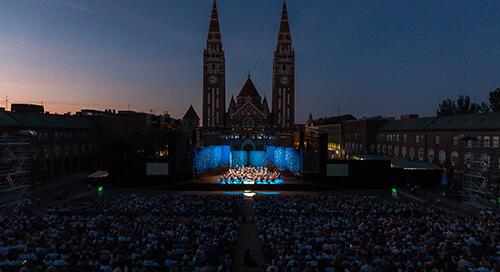 Posztsorozattal emlékezik a 95 éves Szegedi Szabadtéri Játékok