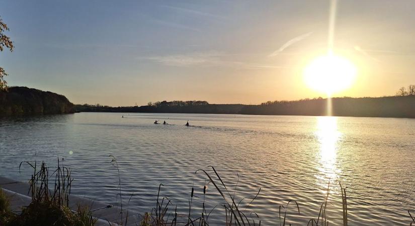 Már három hete vízen a kaposvári kajakosok, 60 versenyző kezdte meg a tavaszi munkát