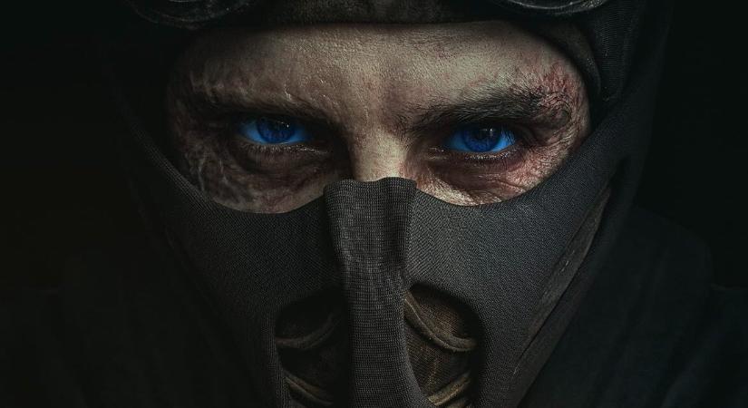 Megjöttek az első karakterposzterek a Dűne 3-hoz rajtuk régi és új szereplőkkel - köztük az alig felismerhető Florence Pugh-val és Robert Pattinsonnal