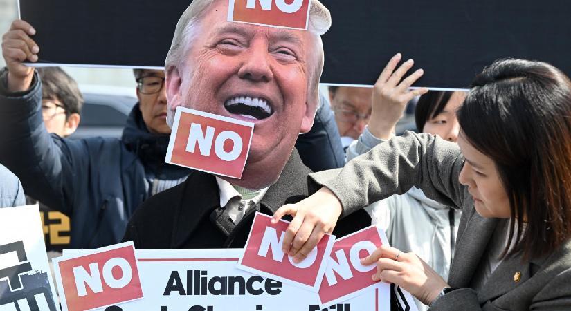 Donald Trump megint fenyeget, de a szövetségeseket ez egyelőre nem hatja meg