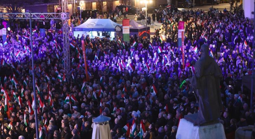 „Ide nekem az oroszlánt is!”: Orbán Viktor kaposvári Békemenete lelkileg fontos fordulópont volt