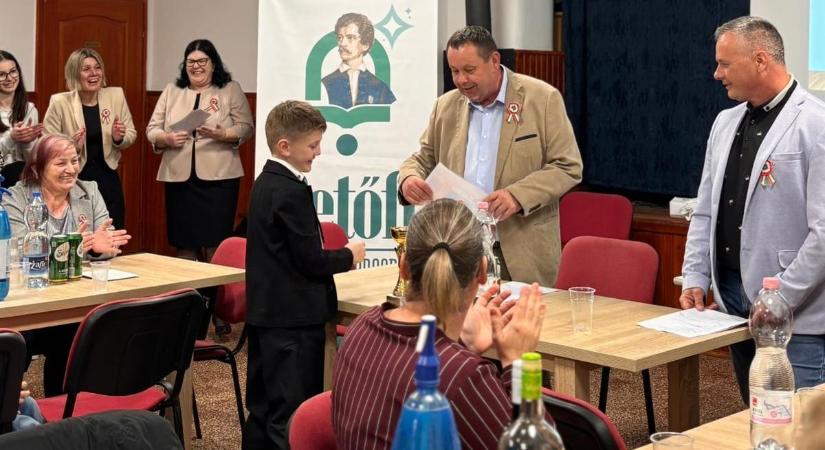 Jókai-vetélkedővel zárult a merseváti olvasókör