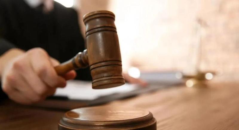 Piszkavassal aAgyonverte anyósát a bekattant nő, 38 ütést mért a fejére