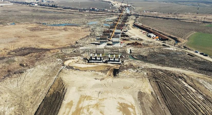 Újabb százmilliós uniós támogatások úszhatnak el