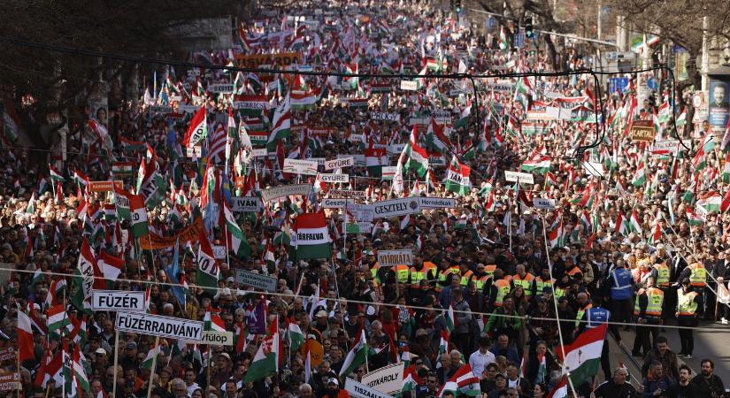 Végleg eldőlt, itt a pontos szám, ennyien voltak a Békemeneten és a Tisza menetén az Andrássy úton - szakértők is megszólaltak a témában?