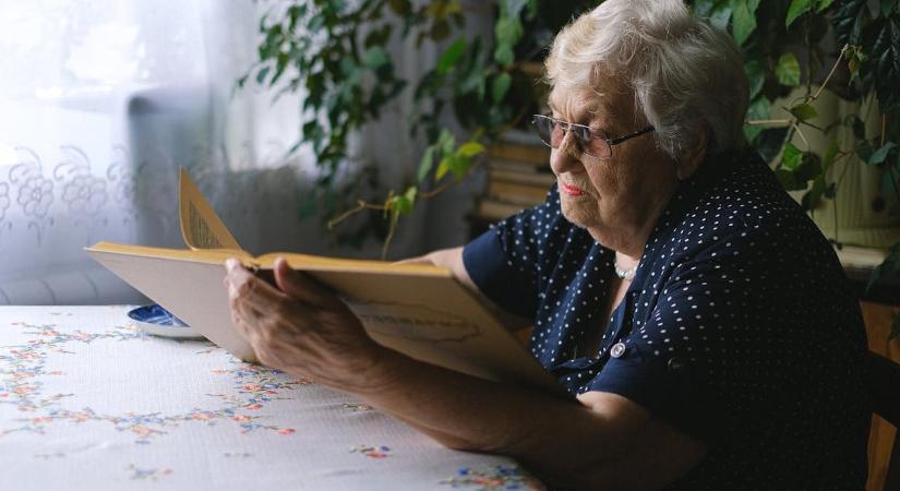 A nyugdíjasok fontos küldeményt kapnak: így mentesülnek a díjfizetés alól