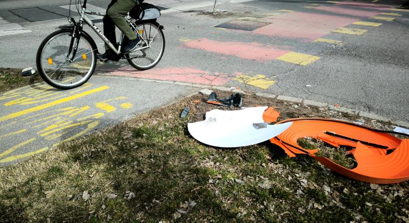 Valakinek tükörbe kéne néznie – százezerért...