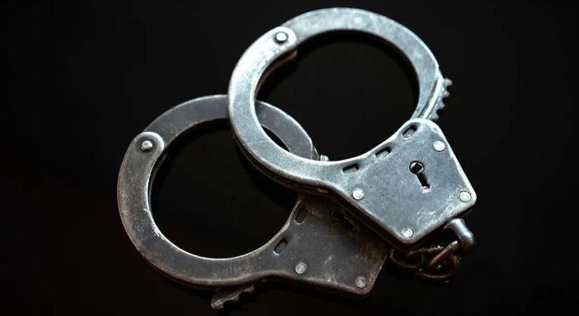 Brutális gyilkosság Tatabányán: a nő piszkavassal verte halálra élettársa anyját