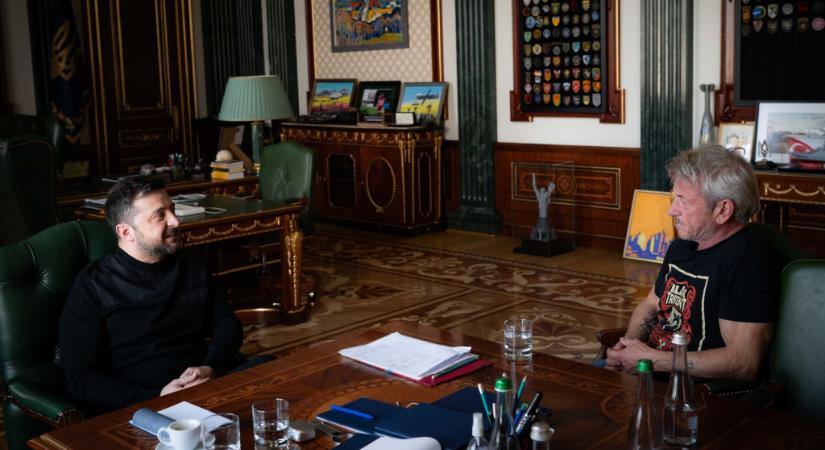Itt egy friss fotó Zelenszkijről és Sean Pennről, aki az Oscar-gála helyett utazott Kijevbe