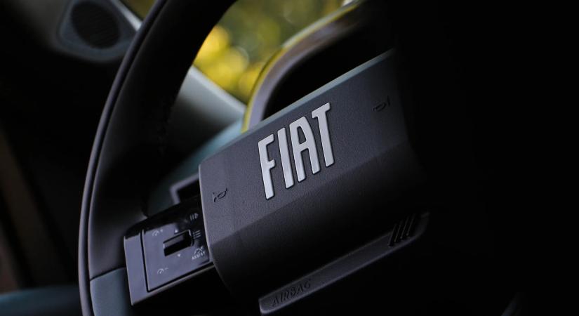 Lábnyomok buktathatták le a Fiat új modelljét! Készül a megnyújtott Grande Panda?