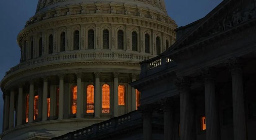 Megkoszorúzták Kossuth Lajos mellszobrát a Capitoliumban